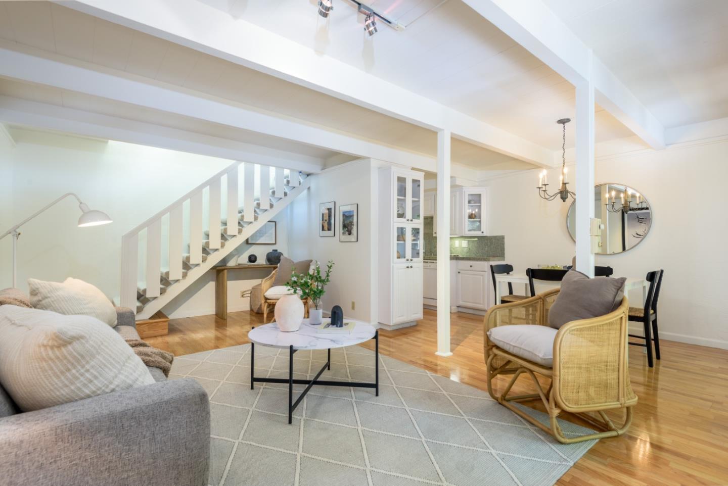 Detail Gallery Image 4 of 17 For 278 Monroe Dr #35,  Mountain View,  CA 94040 - 2 Beds | 1 Baths