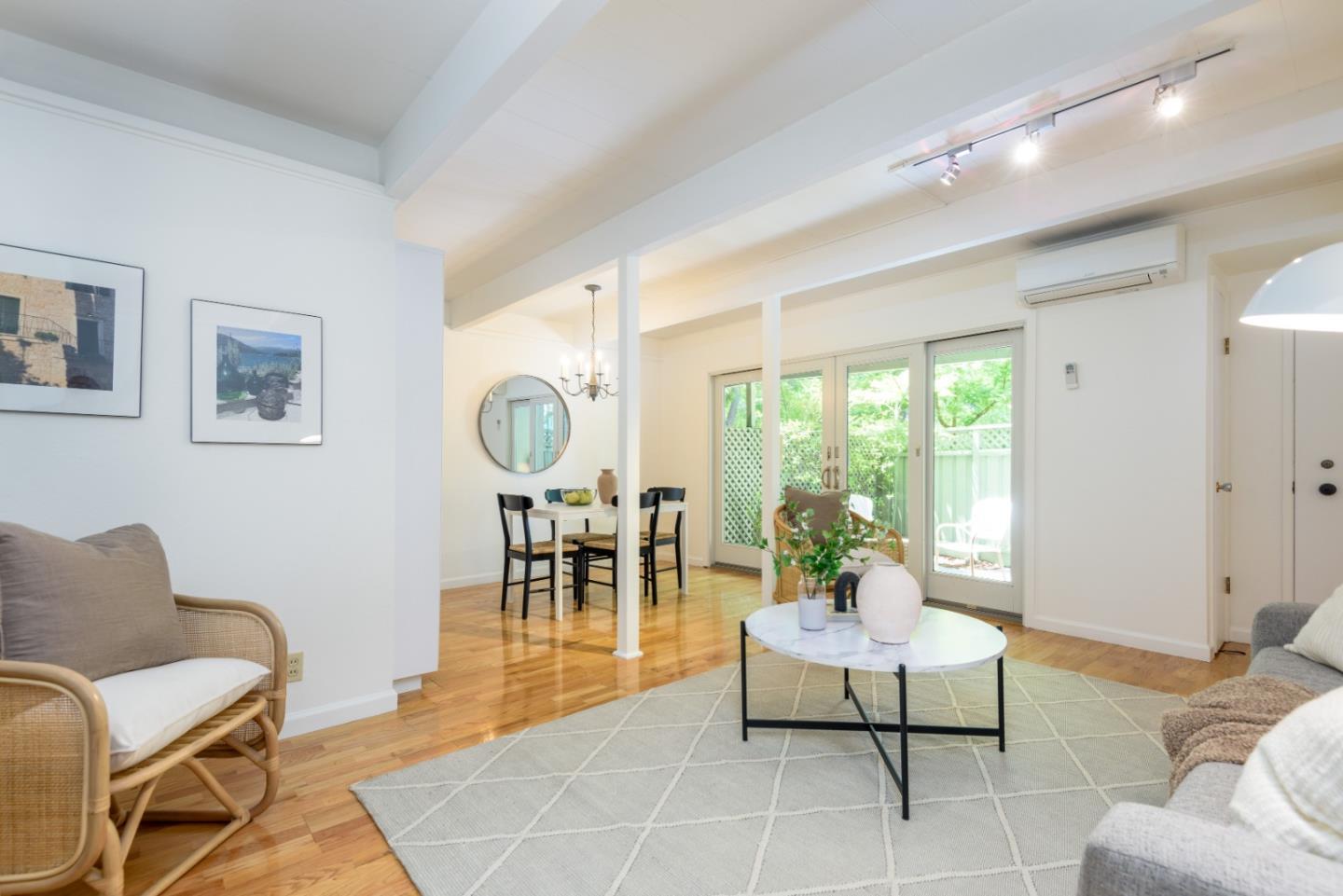 Detail Gallery Image 6 of 17 For 278 Monroe Dr #35,  Mountain View,  CA 94040 - 2 Beds | 1 Baths