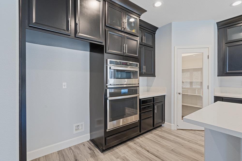 Detail Gallery Image 14 of 47 For 10 Hospital Rd, Hollister,  CA 95023 - 5 Beds | 2/1 Baths