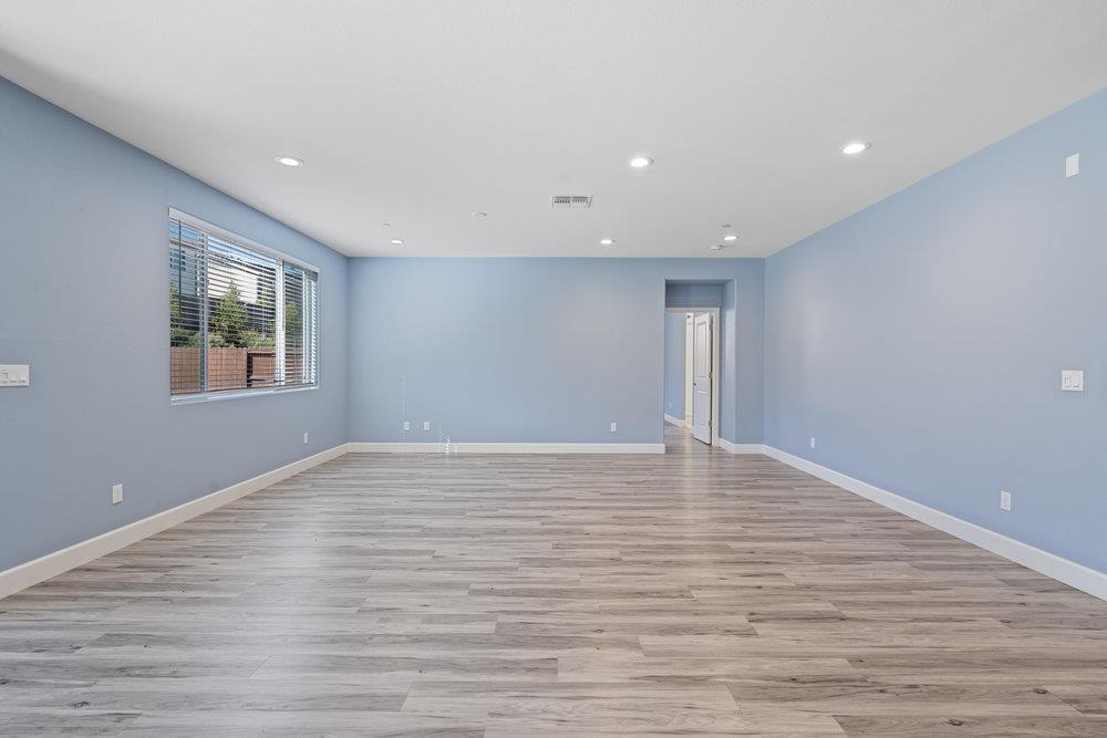 Detail Gallery Image 19 of 47 For 10 Hospital Rd, Hollister,  CA 95023 - 5 Beds | 2/1 Baths