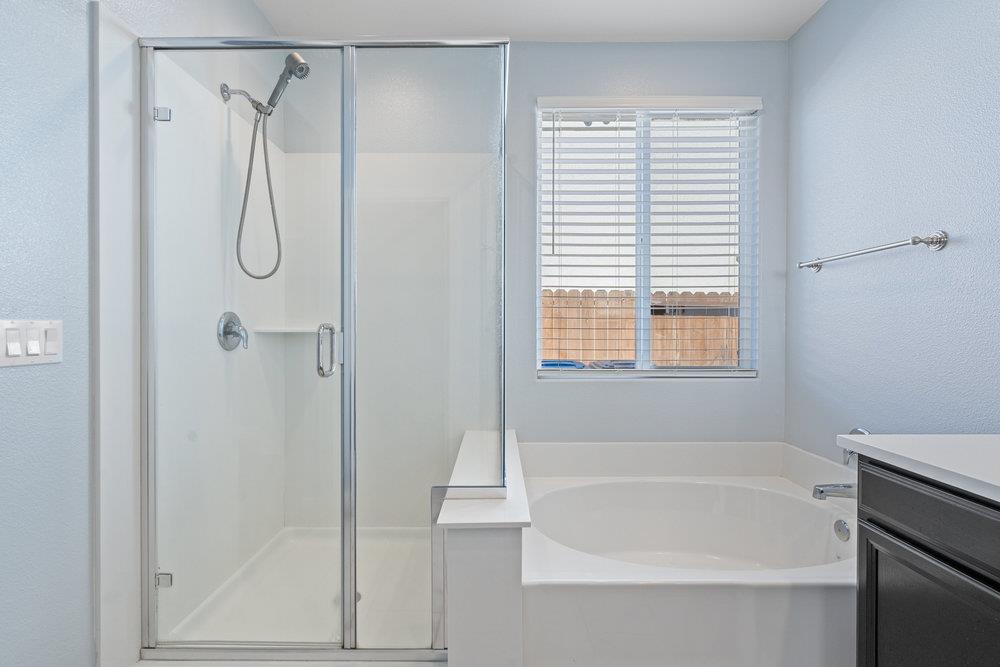 Detail Gallery Image 25 of 47 For 10 Hospital Rd, Hollister,  CA 95023 - 5 Beds | 2/1 Baths