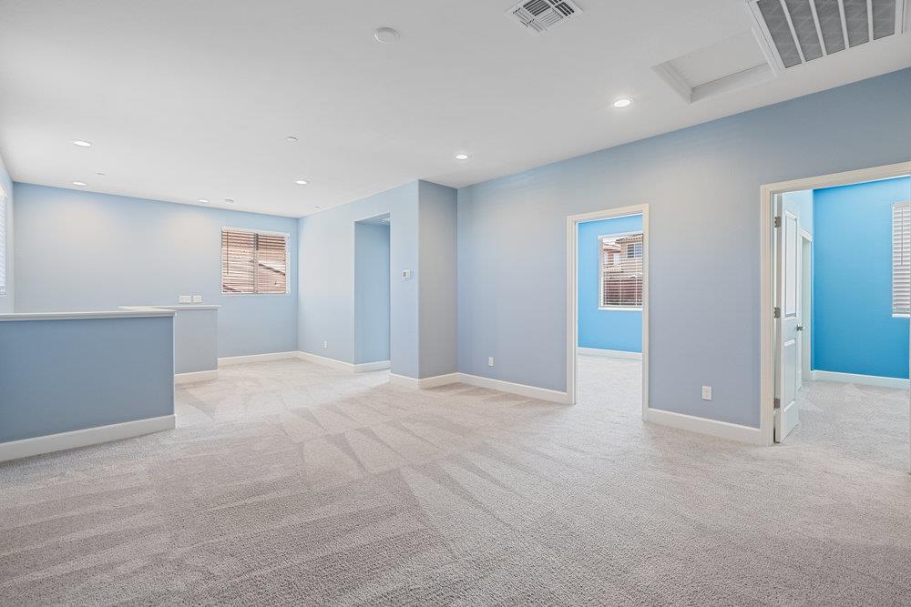Detail Gallery Image 32 of 47 For 10 Hospital Rd, Hollister,  CA 95023 - 5 Beds | 2/1 Baths