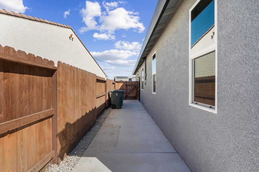 Detail Gallery Image 41 of 47 For 10 Hospital Rd, Hollister,  CA 95023 - 5 Beds | 2/1 Baths