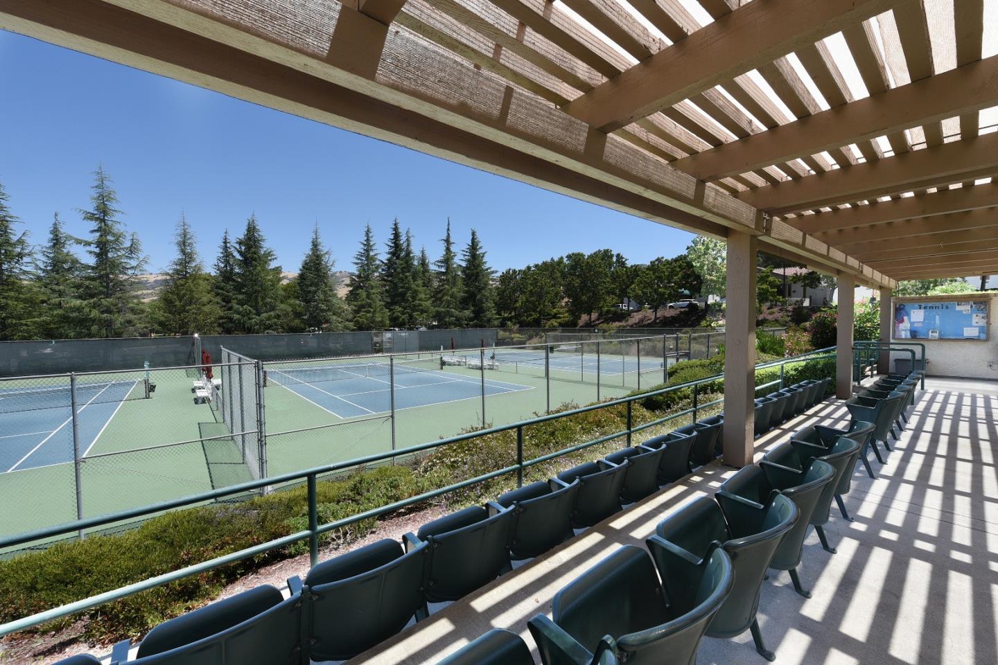 Detail Gallery Image 4 of 6 For 5336 Cribari Gln, San Jose,  CA 95135 - 2 Beds | 1 Baths