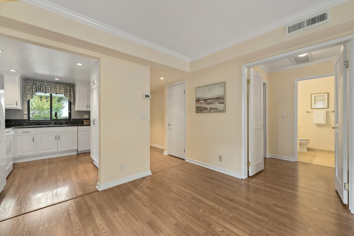 Detail Gallery Image 8 of 34 For 5336 Cribari Gln, San Jose,  CA 95135 - 2 Beds | 1 Baths