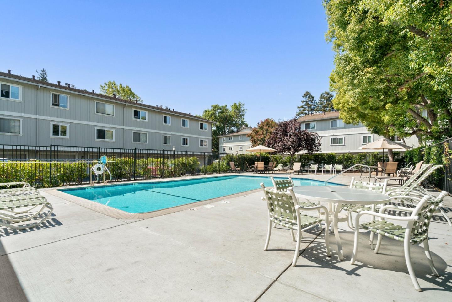 Detail Gallery Image 34 of 58 For 866 Apricot Ave #C,  Campbell,  CA 95008 - 2 Beds | 2 Baths