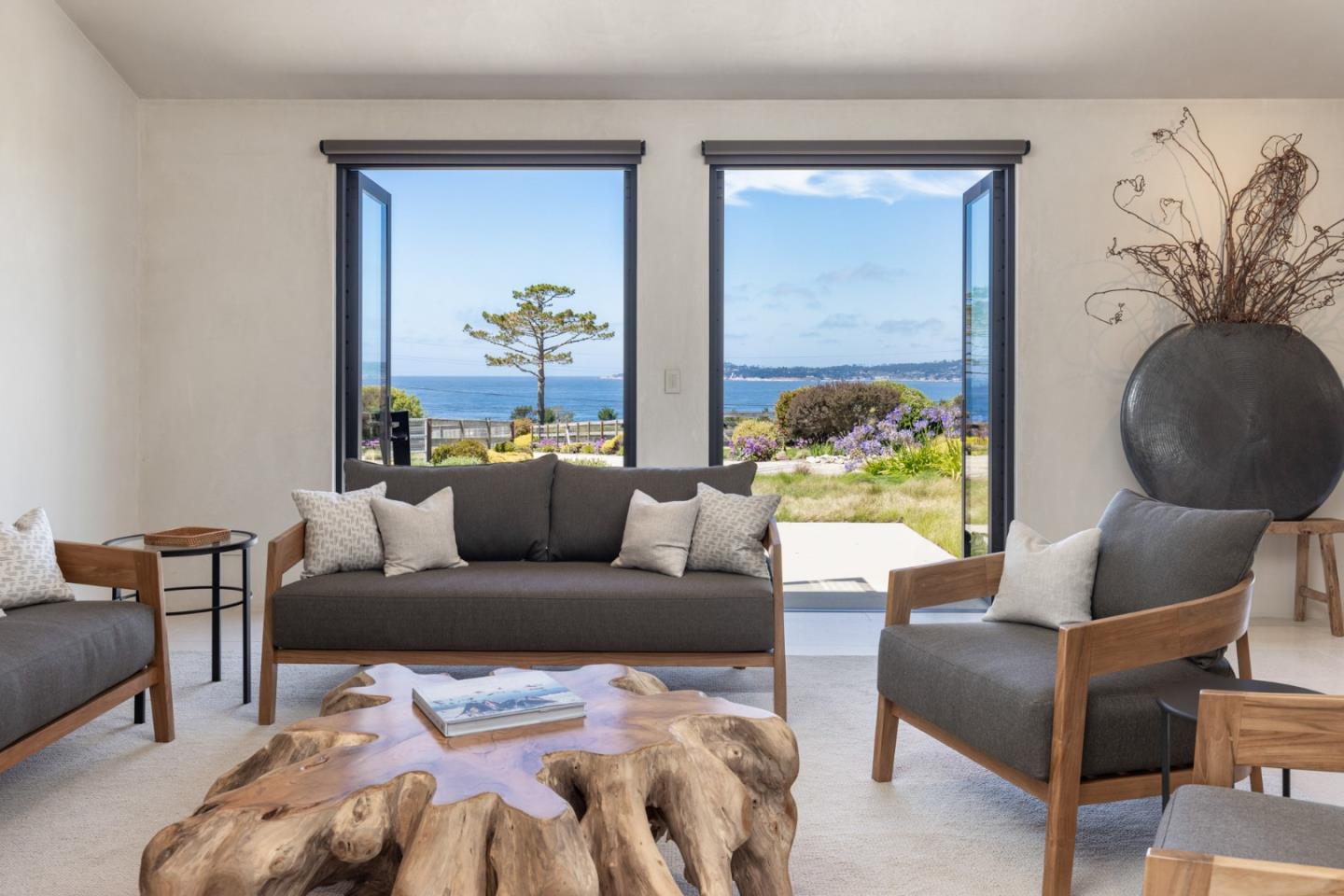 Detail Gallery Image 10 of 33 For 53 Riley Ranch Rd, Carmel,  CA 93923 - 4 Beds | 3/1 Baths
