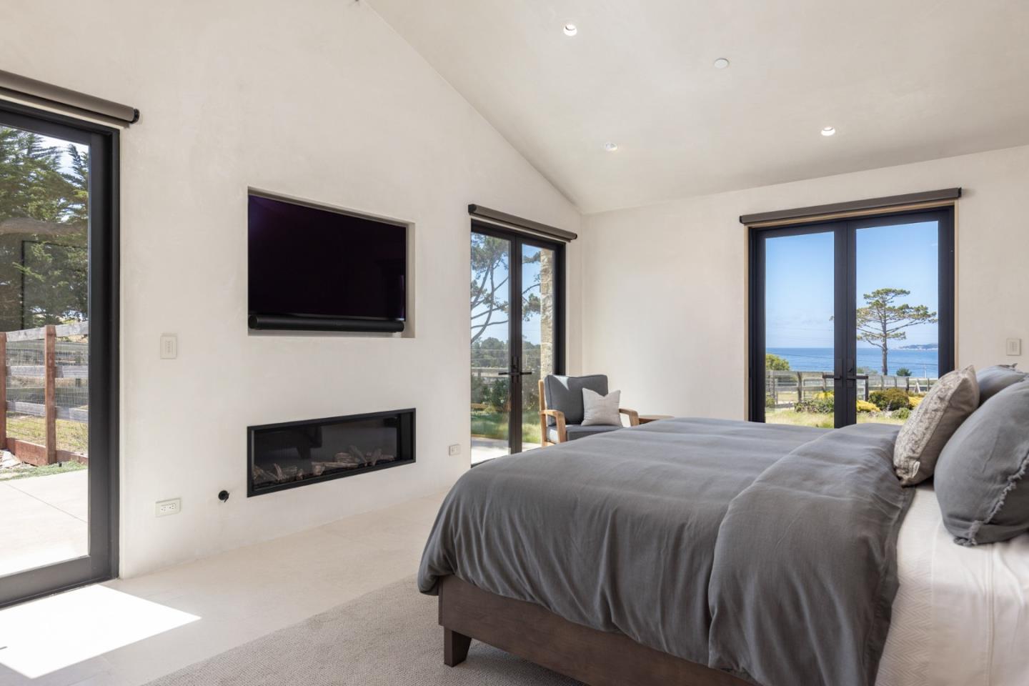 Detail Gallery Image 16 of 33 For 53 Riley Ranch Rd, Carmel,  CA 93923 - 4 Beds | 3/1 Baths