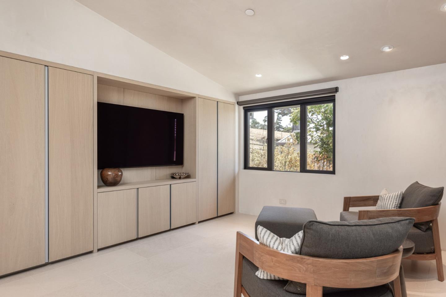 Detail Gallery Image 21 of 33 For 53 Riley Ranch Rd, Carmel,  CA 93923 - 4 Beds | 3/1 Baths