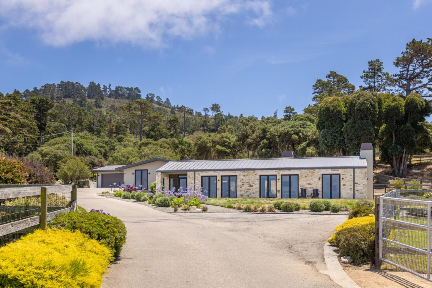 Detail Gallery Image 4 of 33 For 53 Riley Ranch Rd, Carmel,  CA 93923 - 4 Beds | 3/1 Baths