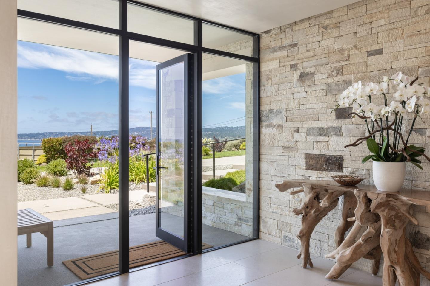 Detail Gallery Image 8 of 33 For 53 Riley Ranch Rd, Carmel,  CA 93923 - 4 Beds | 3/1 Baths