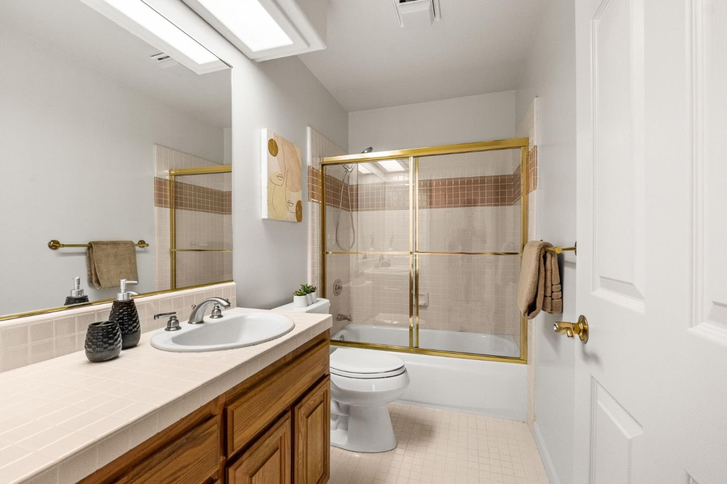 Detail Gallery Image 12 of 54 For 1284 Mokelumne Pl, San Jose,  CA 95120 - 3 Beds | 3 Baths