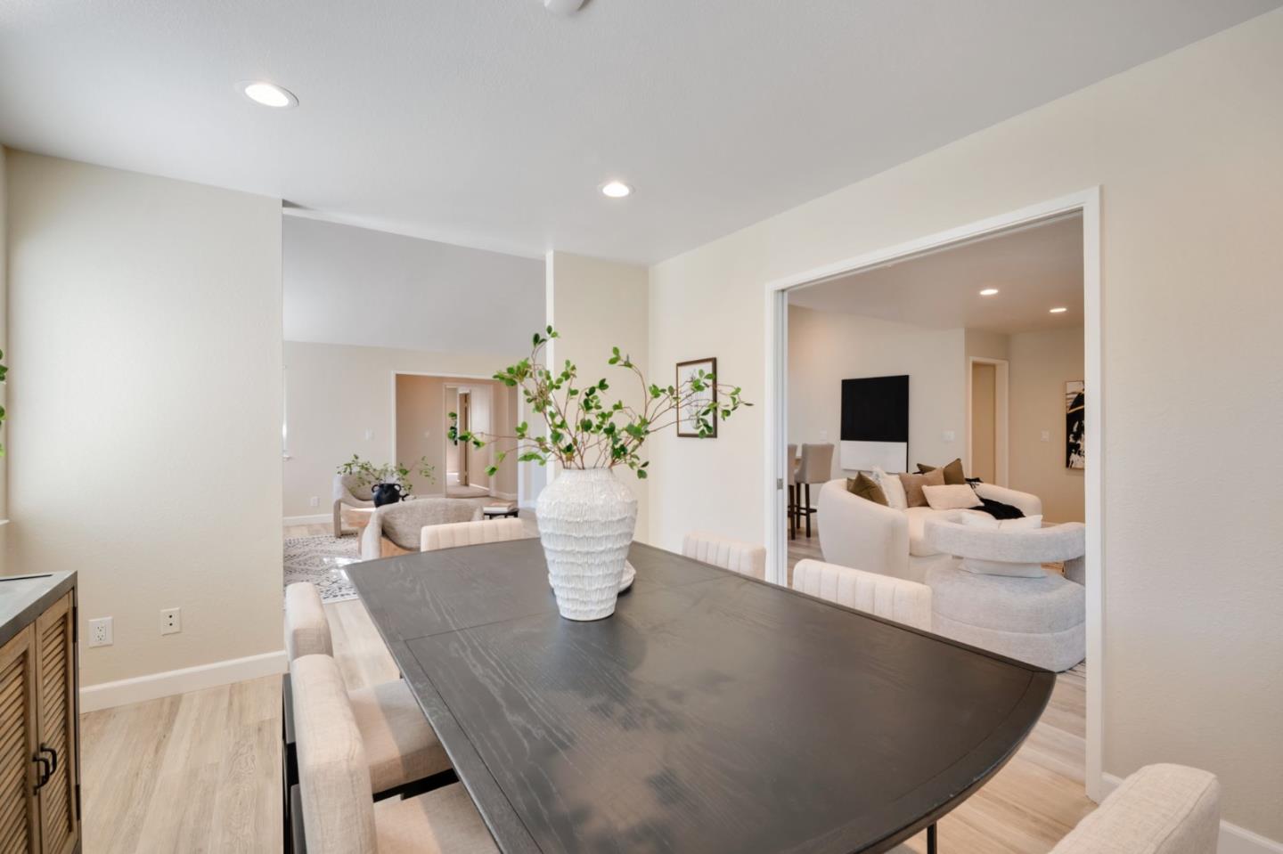Detail Gallery Image 13 of 57 For 3176 Arcola Ct, San Jose,  CA 95148 - 5 Beds | 3 Baths