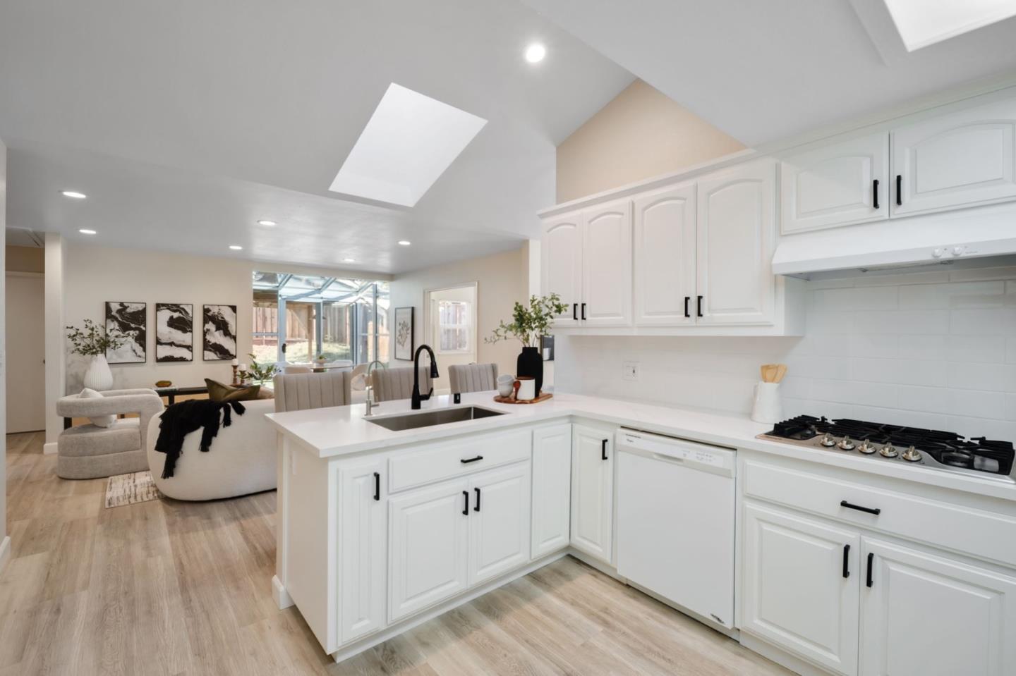 Detail Gallery Image 16 of 57 For 3176 Arcola Ct, San Jose,  CA 95148 - 5 Beds | 3 Baths
