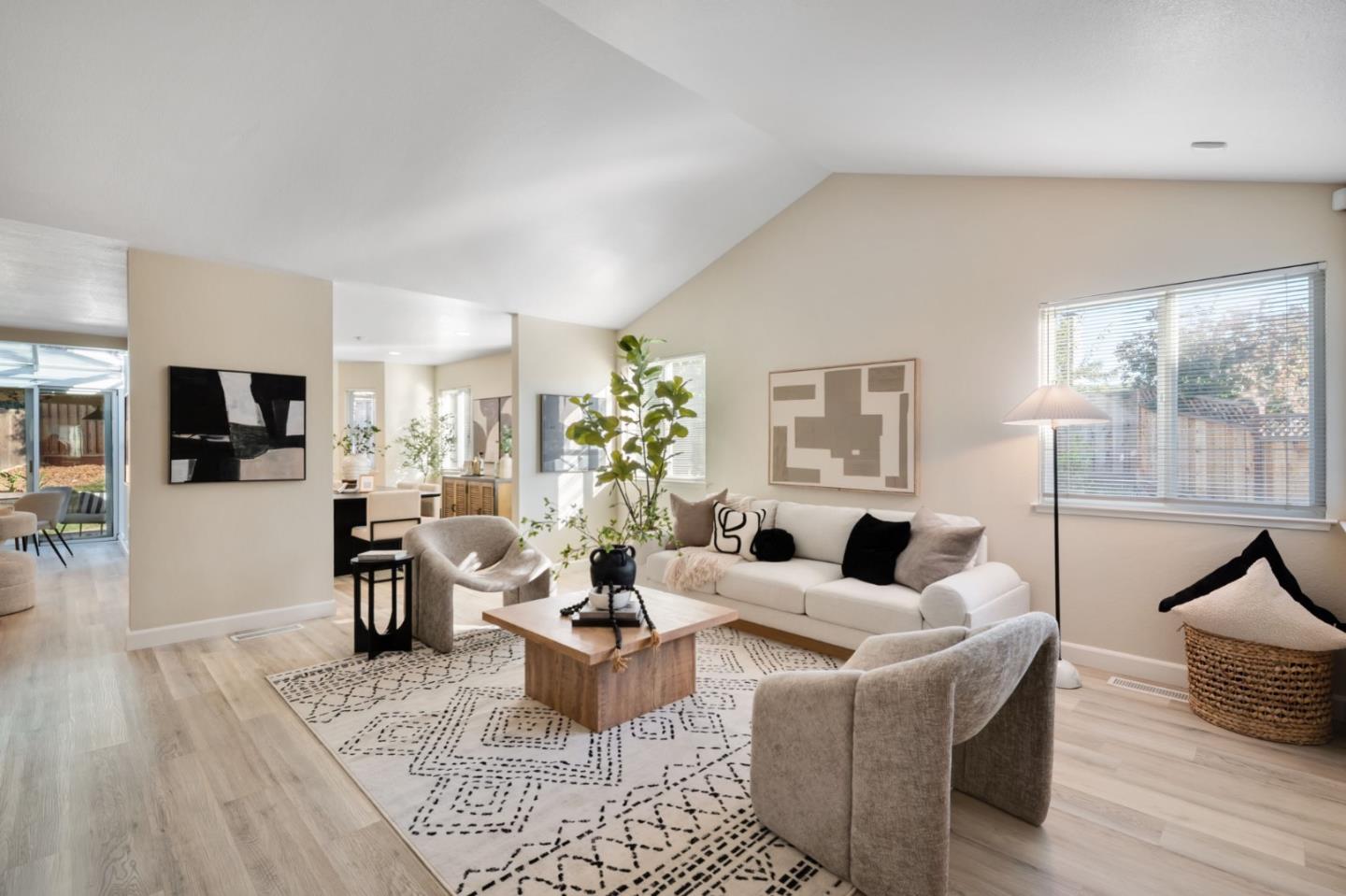 Detail Gallery Image 4 of 57 For 3176 Arcola Ct, San Jose,  CA 95148 - 5 Beds | 3 Baths