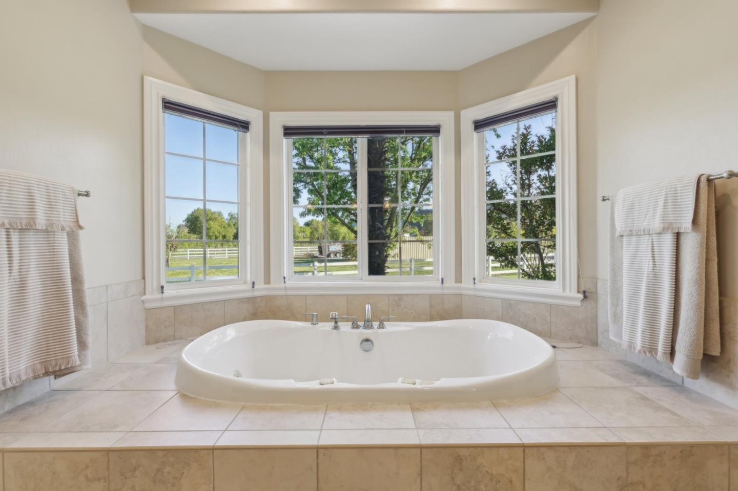 Detail Gallery Image 31 of 48 For 12755 Santa Teresa Blvd, San Martin,  CA 95046 - 5 Beds | 4 Baths