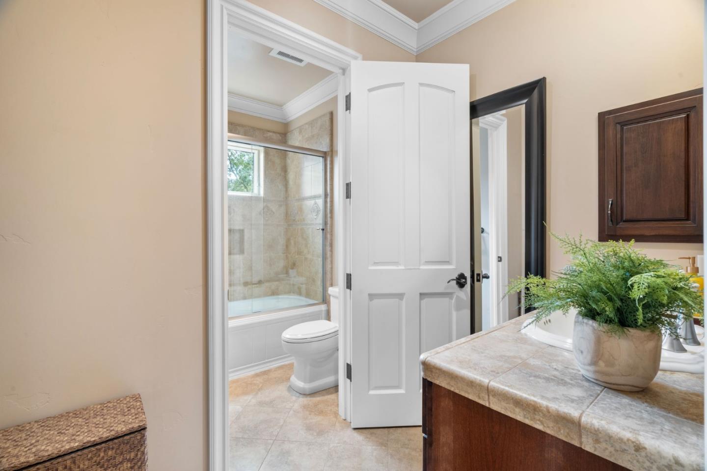 Detail Gallery Image 38 of 92 For 2302 Hoya Ln, Gilroy,  CA 95020 - 4 Beds | 3/1 Baths