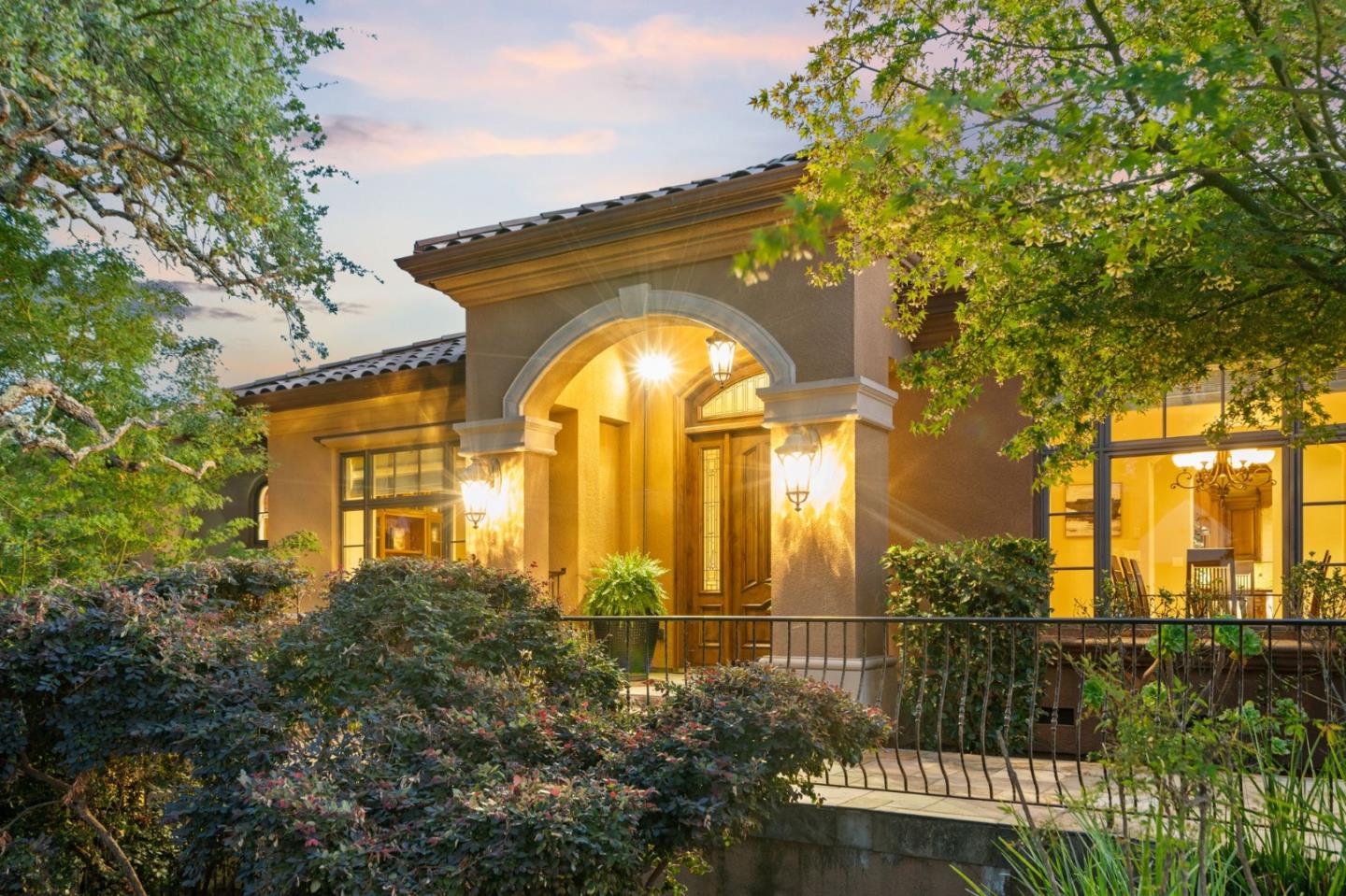 Detail Gallery Image 7 of 92 For 2302 Hoya Ln, Gilroy,  CA 95020 - 4 Beds | 3/1 Baths