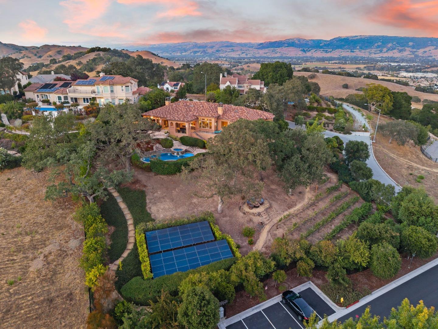 Detail Gallery Image 83 of 92 For 2302 Hoya Ln, Gilroy,  CA 95020 - 4 Beds | 3/1 Baths