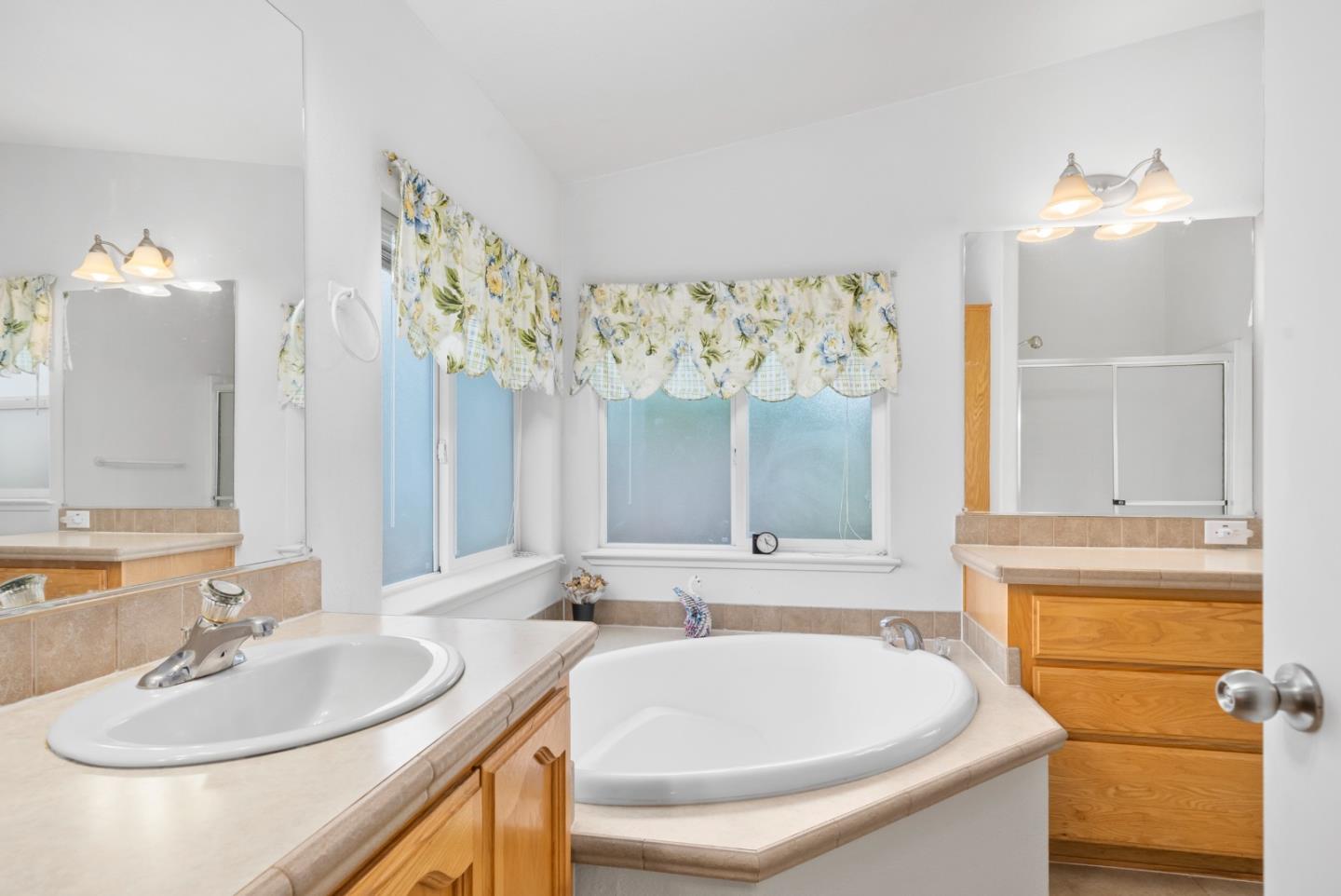 Detail Gallery Image 10 of 19 For 1085 Tasman Dr #496,  Sunnyvale,  CA 94089 - 3 Beds | 2 Baths