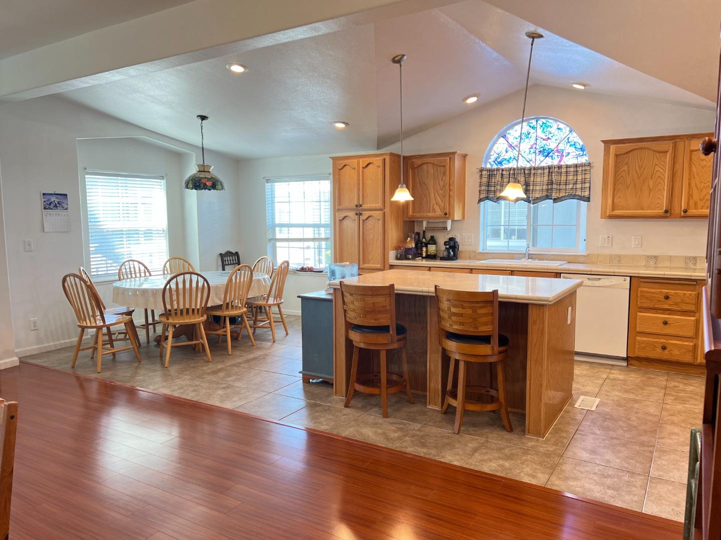 Detail Gallery Image 3 of 7 For 1085 Tasman Dr #496,  Sunnyvale,  CA 94089 - 3 Beds | 2 Baths
