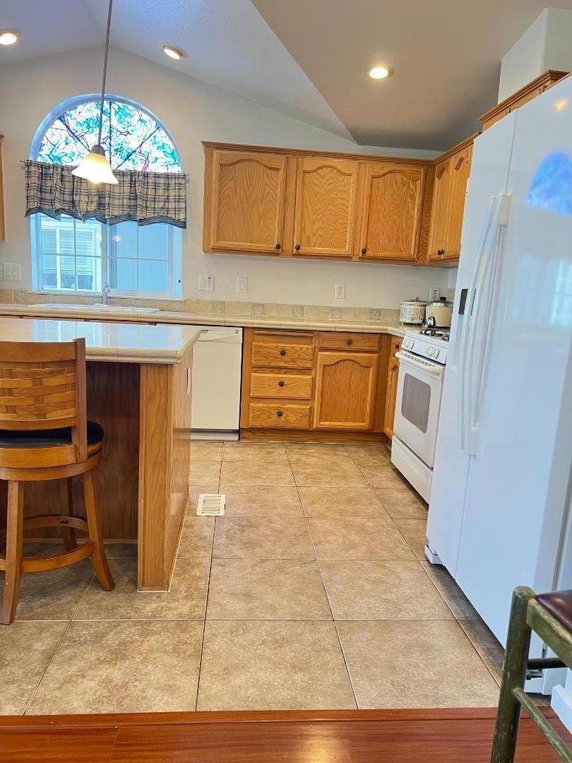 Detail Gallery Image 5 of 7 For 1085 Tasman Dr #496,  Sunnyvale,  CA 94089 - 3 Beds | 2 Baths