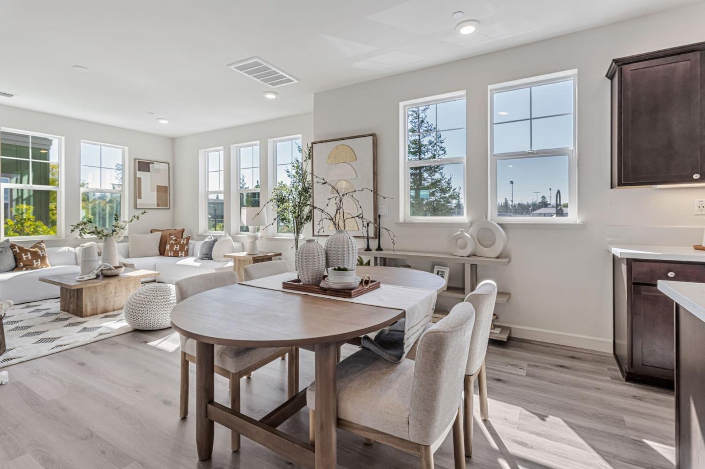 Detail Gallery Image 12 of 26 For 535 San Lorenzo Ter #6,  Sunnyvale,  CA 94085 - 4 Beds | 3/1 Baths