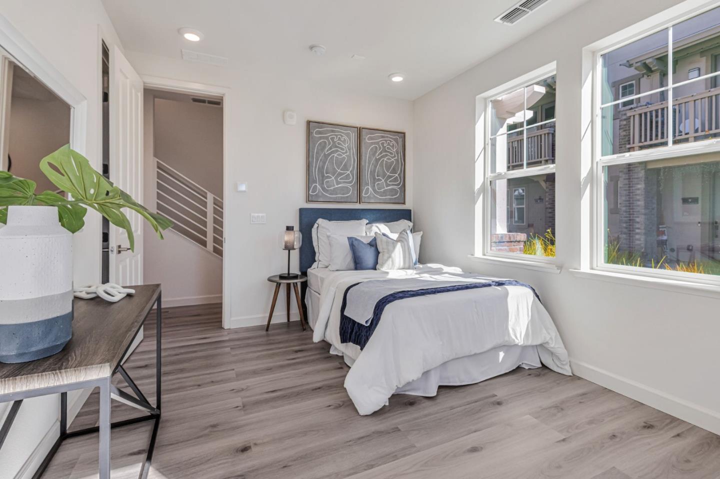 Detail Gallery Image 13 of 26 For 535 San Lorenzo Ter #6,  Sunnyvale,  CA 94085 - 4 Beds | 3/1 Baths