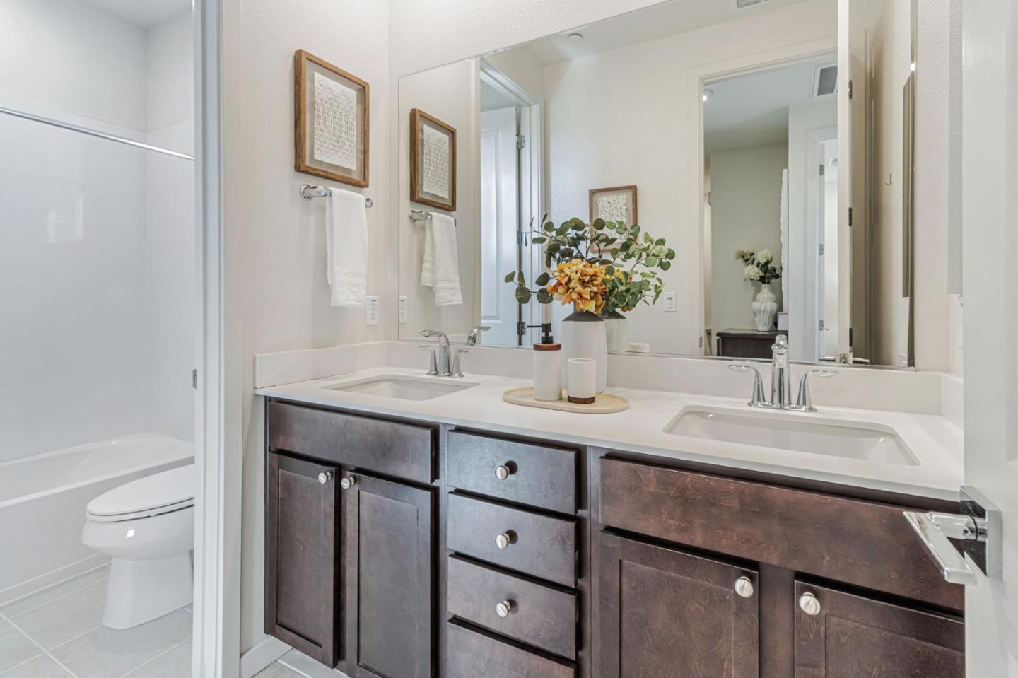 Detail Gallery Image 23 of 26 For 535 San Lorenzo Ter #6,  Sunnyvale,  CA 94085 - 4 Beds | 3/1 Baths