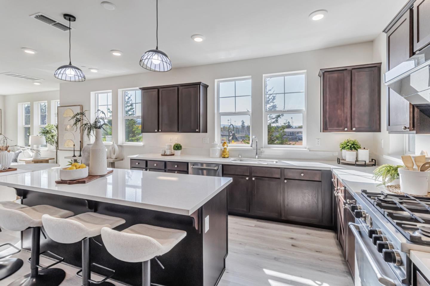 Detail Gallery Image 7 of 26 For 535 San Lorenzo Ter #6,  Sunnyvale,  CA 94085 - 4 Beds | 3/1 Baths