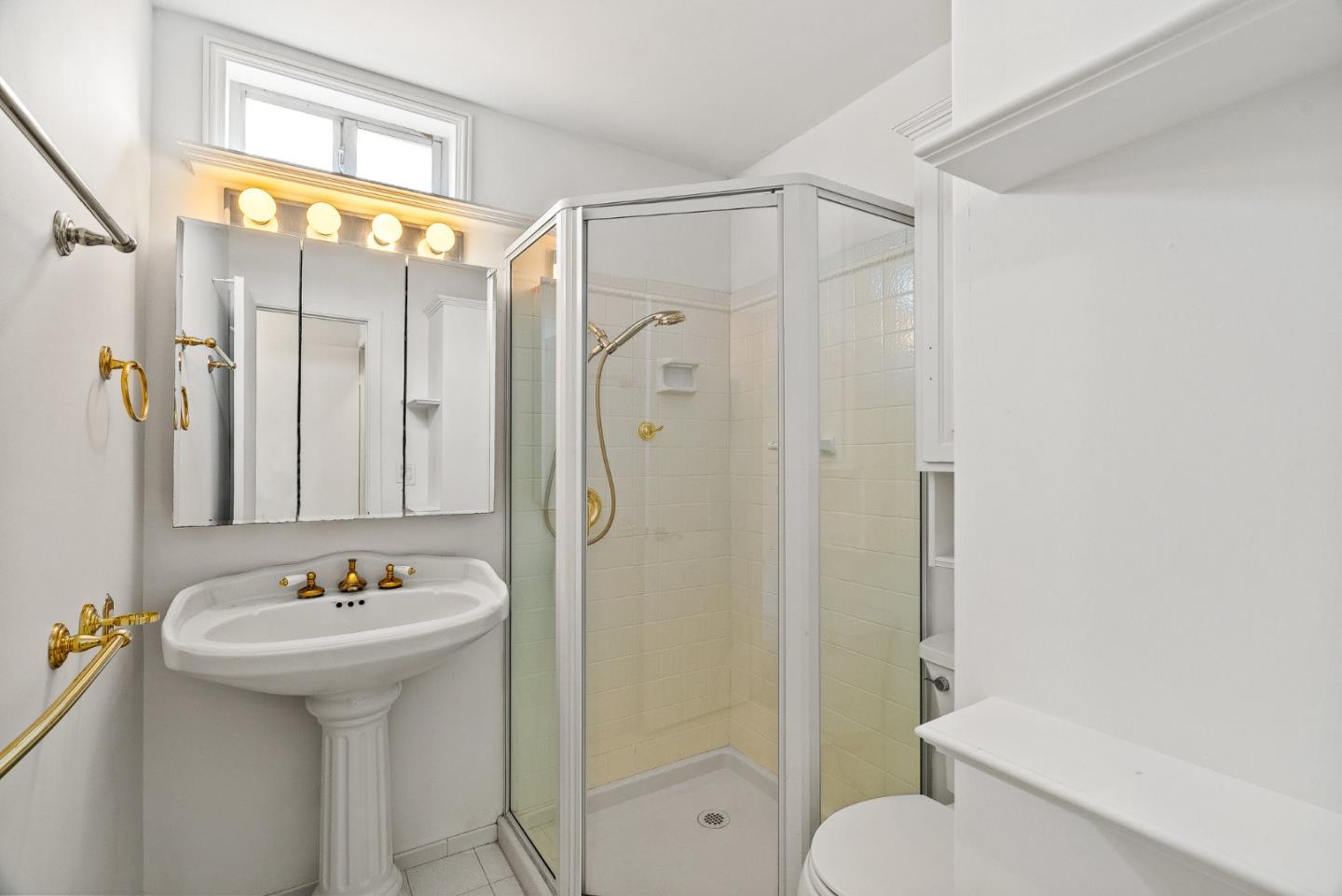 Detail Gallery Image 11 of 54 For 2825 Hopkins Ave, Redwood City,  CA 94062 - 5 Beds | 3/1 Baths