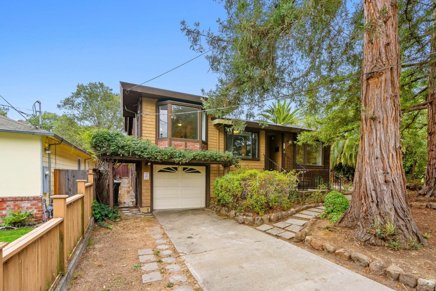 Detail Gallery Image 2 of 54 For 2825 Hopkins Ave, Redwood City,  CA 94062 - 5 Beds | 3/1 Baths