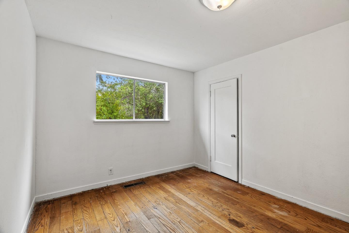 Detail Gallery Image 24 of 54 For 2825 Hopkins Ave, Redwood City,  CA 94062 - 5 Beds | 3/1 Baths