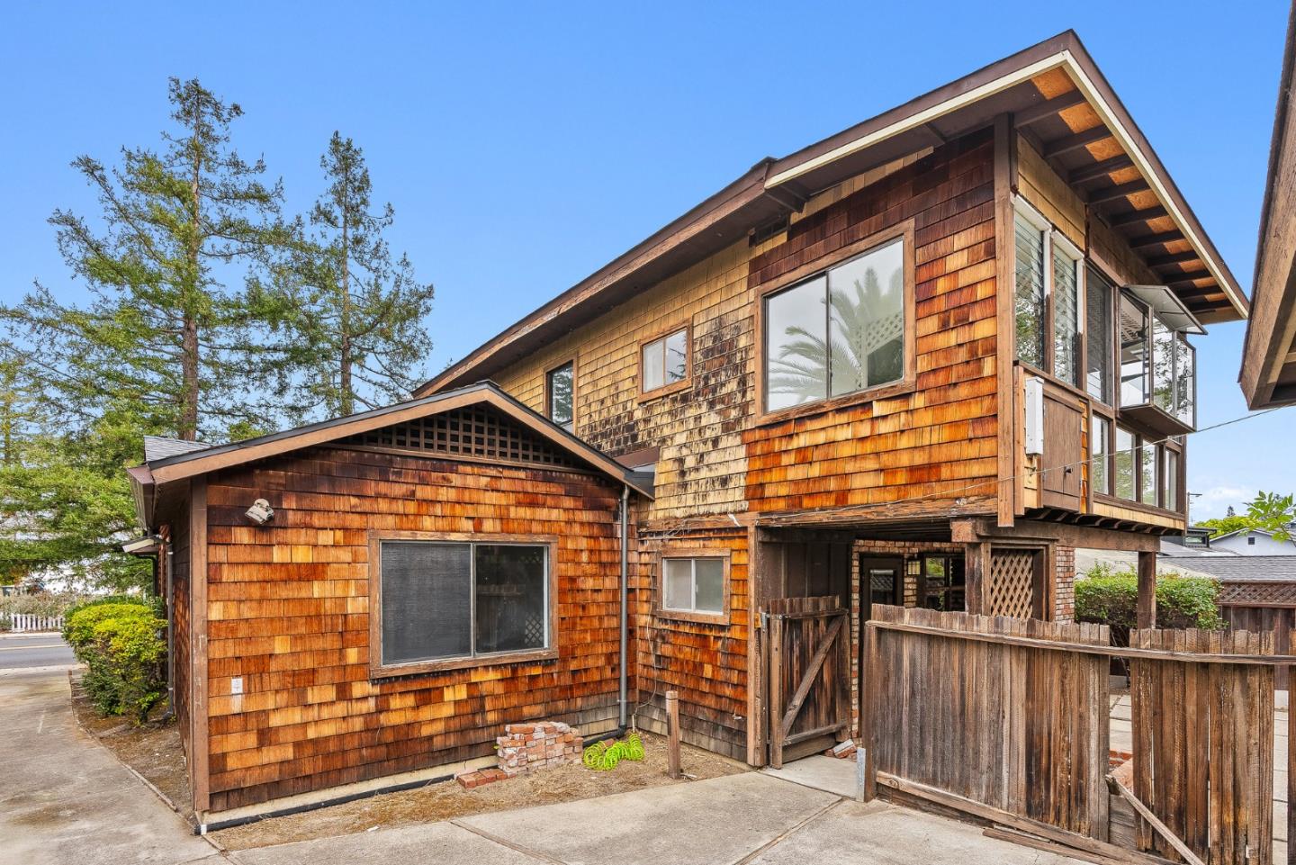 Detail Gallery Image 37 of 54 For 2825 Hopkins Ave, Redwood City,  CA 94062 - 5 Beds | 3/1 Baths