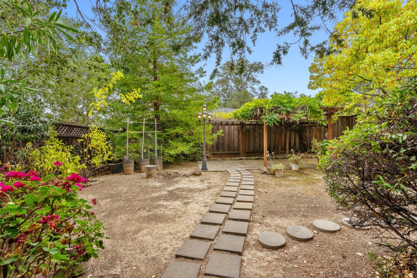 Detail Gallery Image 42 of 54 For 2825 Hopkins Ave, Redwood City,  CA 94062 - 5 Beds | 3/1 Baths