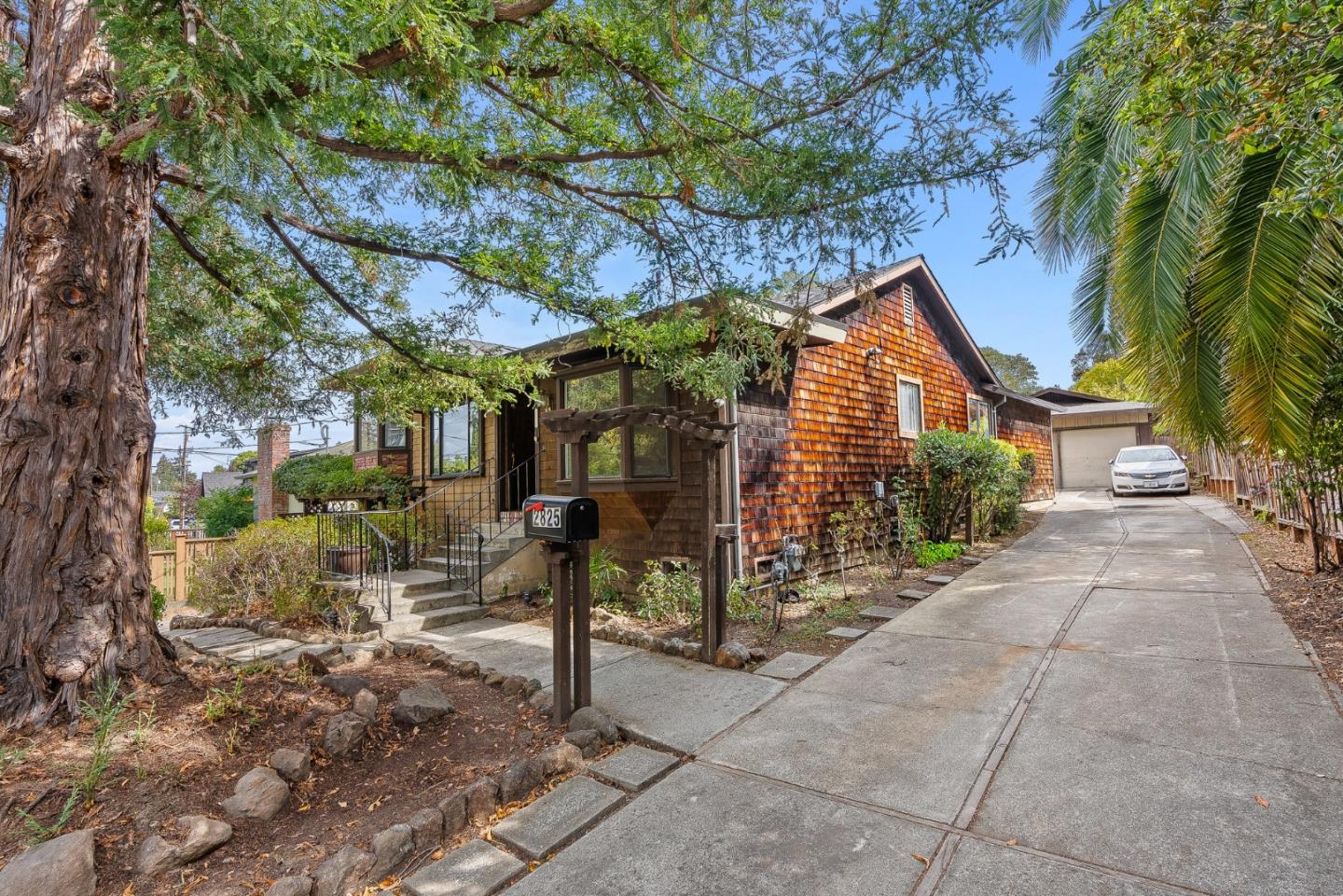 Detail Gallery Image 5 of 54 For 2825 Hopkins Ave, Redwood City,  CA 94062 - 5 Beds | 3/1 Baths