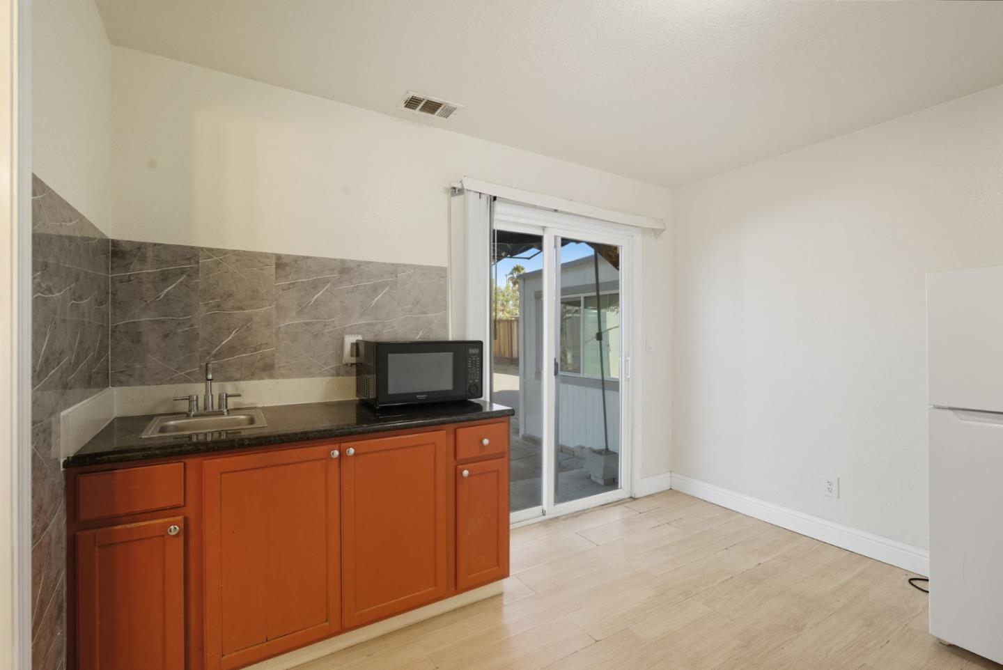 Detail Gallery Image 12 of 48 For 1829 Lavonne Ave, San Jose,  CA 95116 - 3 Beds | 2 Baths
