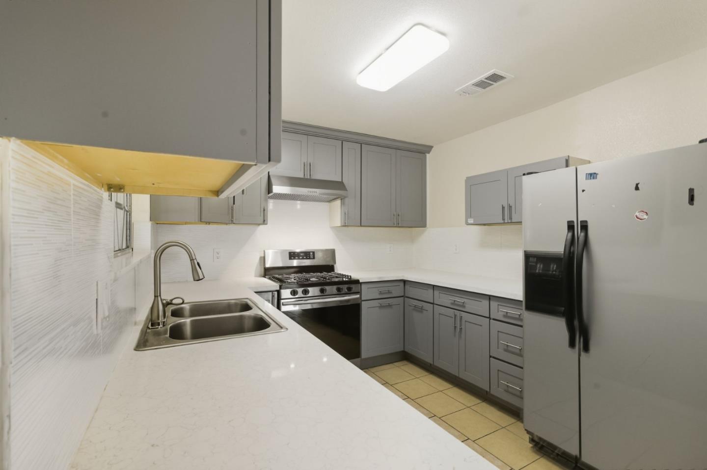 Detail Gallery Image 9 of 48 For 1829 Lavonne Ave, San Jose,  CA 95116 - 3 Beds | 2 Baths