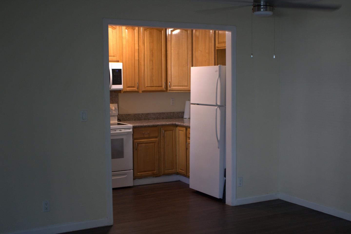 Detail Gallery Image 10 of 27 For 96 Rancho Dr #B,  San Jose,  CA 95111 - 2 Beds | 2 Baths