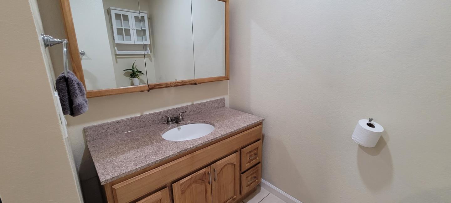 Detail Gallery Image 20 of 27 For 96 Rancho Dr #B,  San Jose,  CA 95111 - 2 Beds | 2 Baths