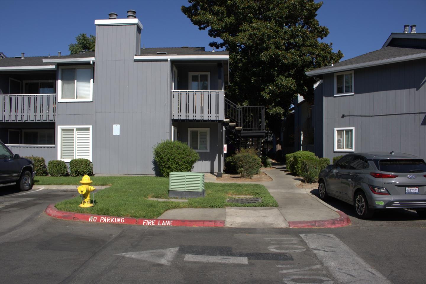 Detail Gallery Image 6 of 27 For 96 Rancho Dr #B,  San Jose,  CA 95111 - 2 Beds | 2 Baths