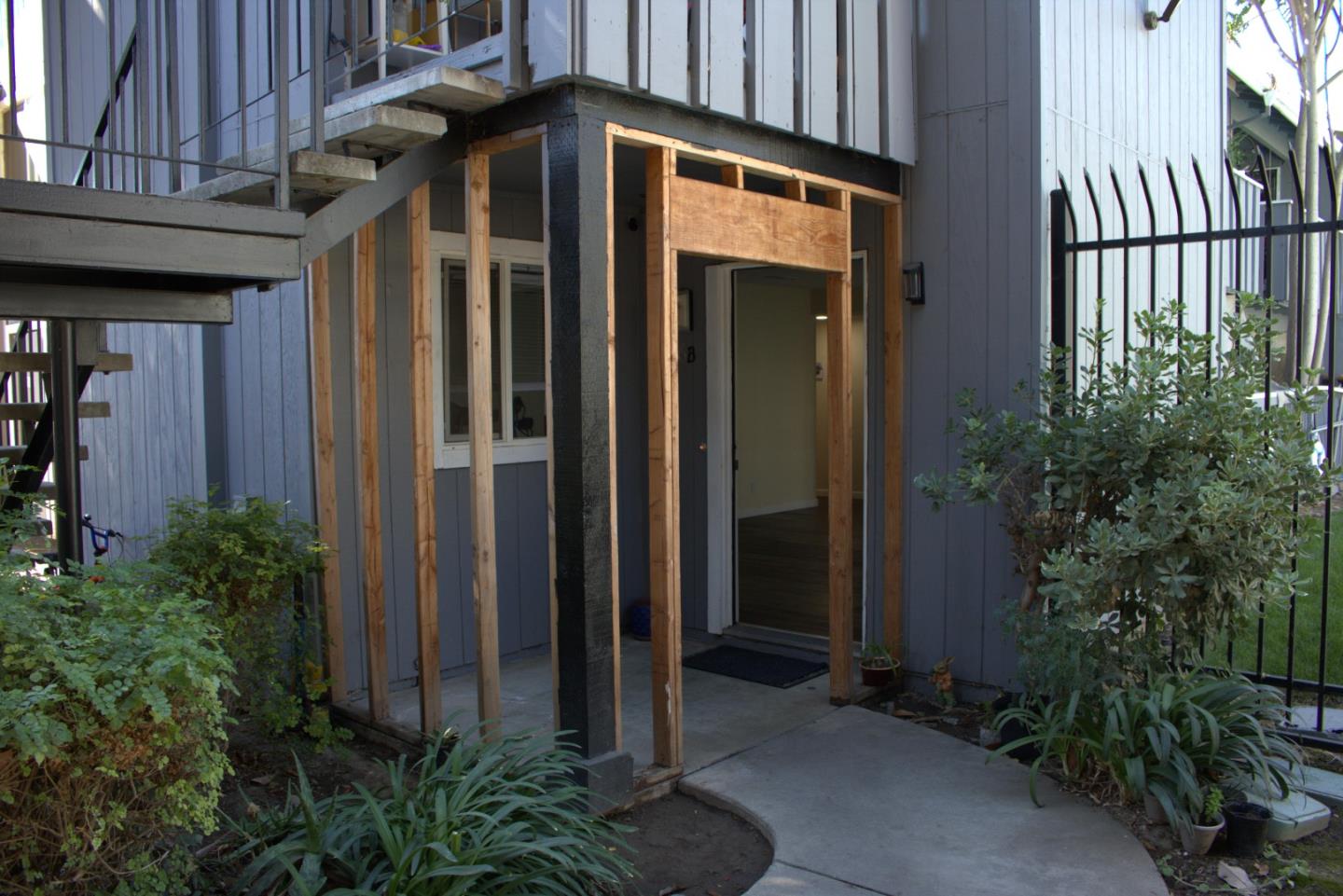 Detail Gallery Image 8 of 27 For 96 Rancho Dr #B,  San Jose,  CA 95111 - 2 Beds | 2 Baths