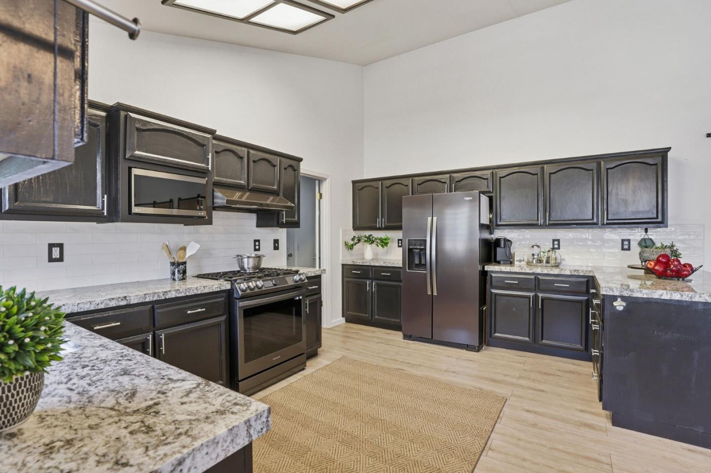 Detail Gallery Image 12 of 31 For 1680 El Camino De Vida, Hollister,  CA 95023 - 3 Beds | 2 Baths