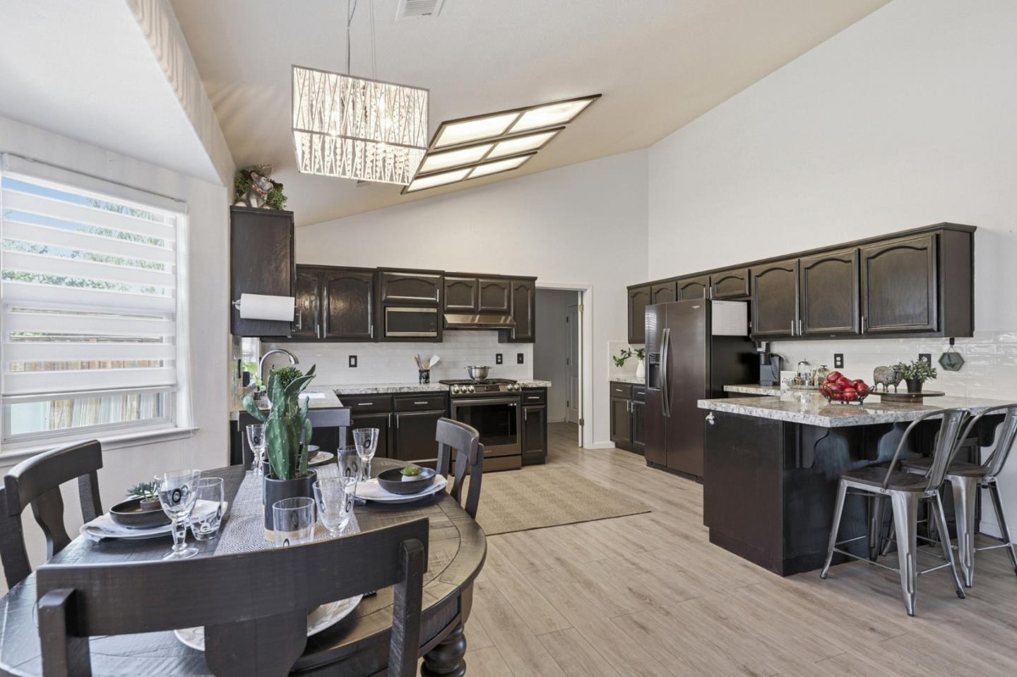 Detail Gallery Image 17 of 31 For 1680 El Camino De Vida, Hollister,  CA 95023 - 3 Beds | 2 Baths