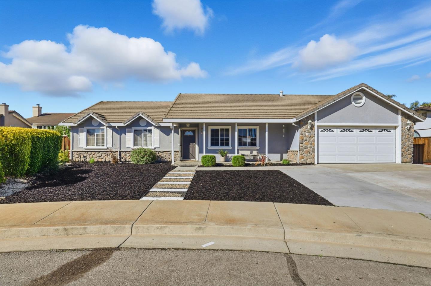 Detail Gallery Image 3 of 31 For 1680 El Camino De Vida, Hollister,  CA 95023 - 3 Beds | 2 Baths