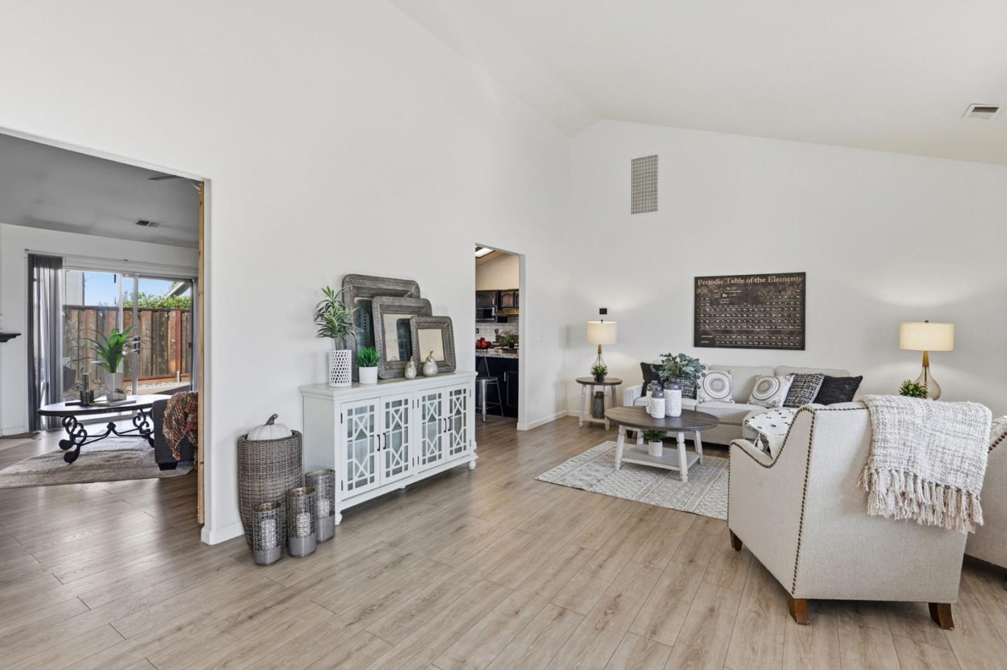 Detail Gallery Image 6 of 31 For 1680 El Camino De Vida, Hollister,  CA 95023 - 3 Beds | 2 Baths