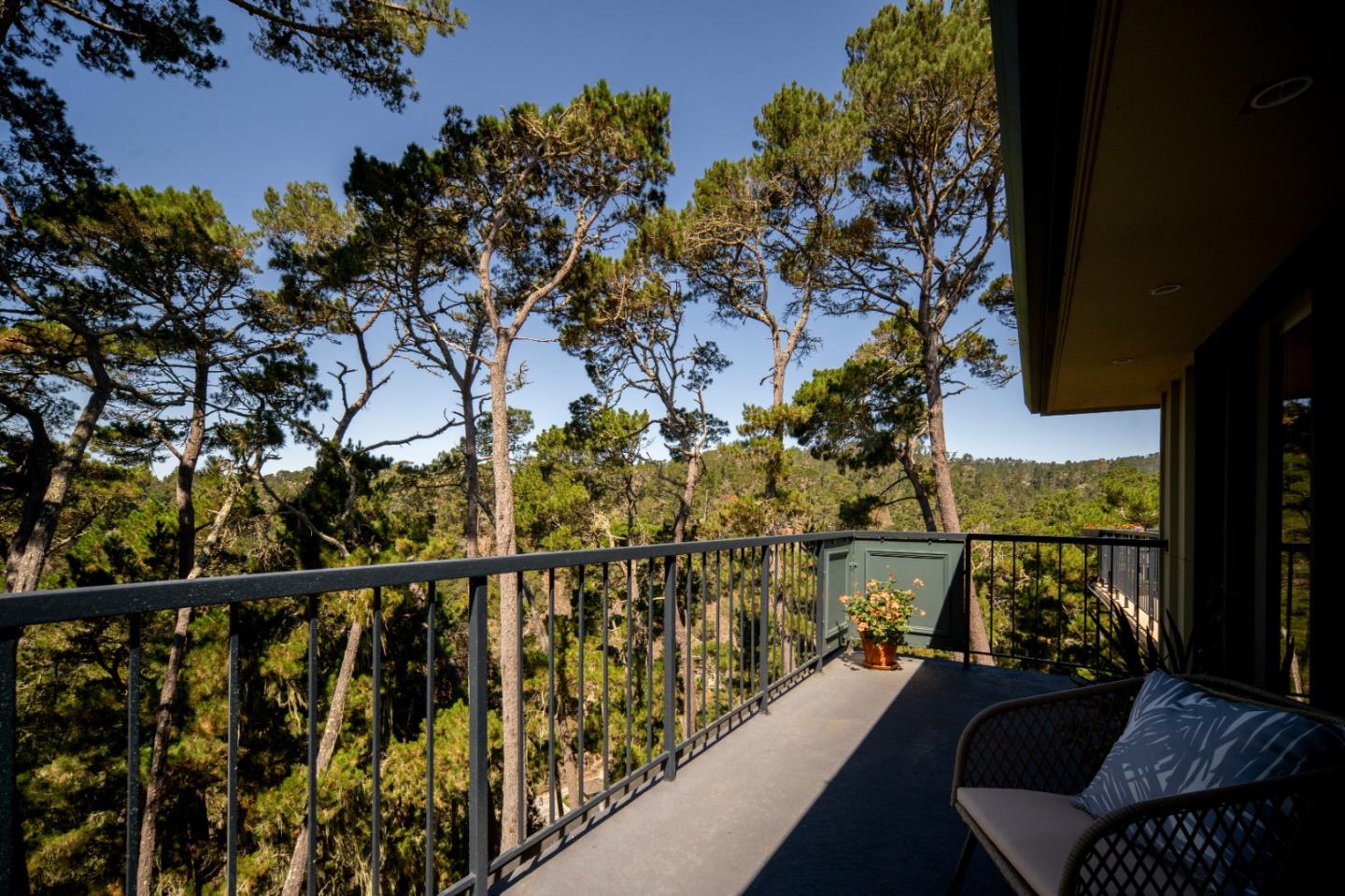 Detail Gallery Image 9 of 47 For 27 Del Mesa Carmel, Carmel,  CA 93923 - 2 Beds | 2 Baths