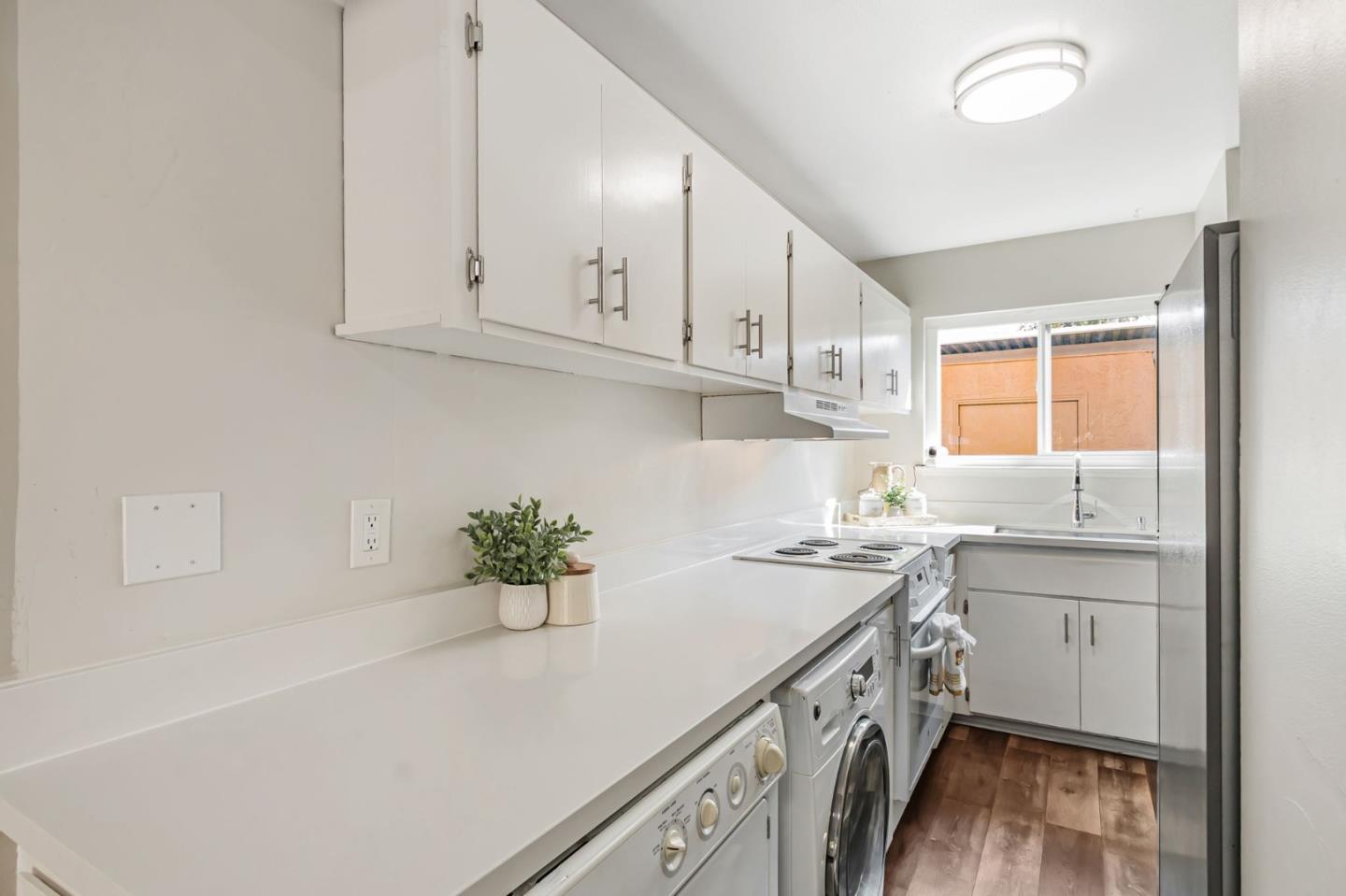 Detail Gallery Image 10 of 28 For 836 Pomeroy Ave #70,  Santa Clara,  CA 95051 - 2 Beds | 1/1 Baths