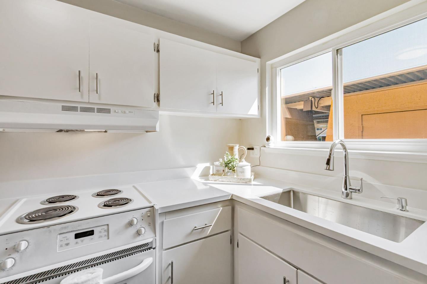 Detail Gallery Image 8 of 28 For 836 Pomeroy Ave #70,  Santa Clara,  CA 95051 - 2 Beds | 1/1 Baths