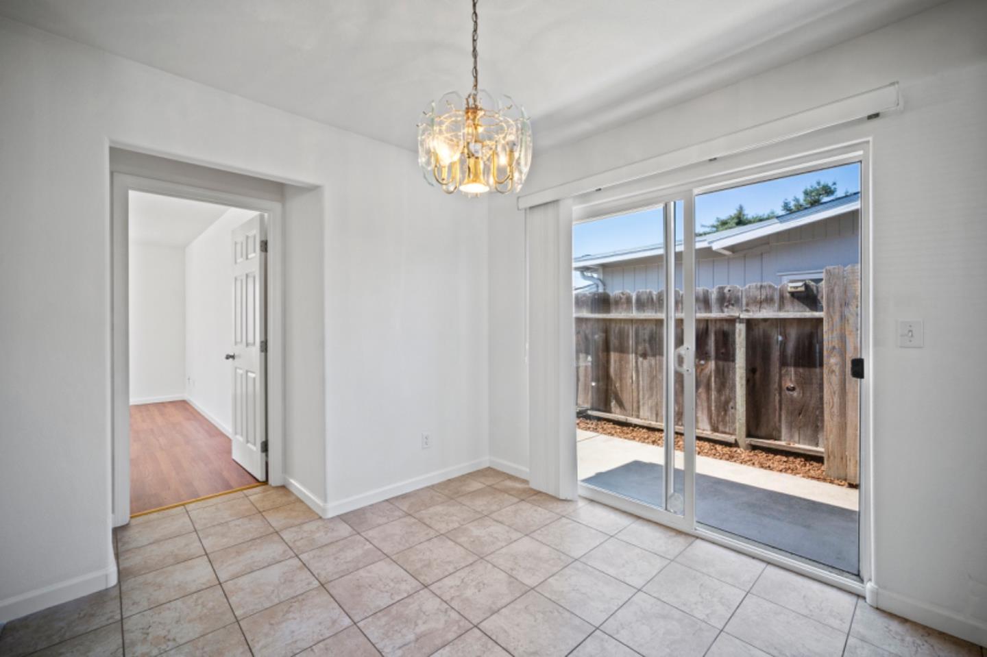 Detail Gallery Image 11 of 23 For 548 Hannon Ave, Monterey,  CA 93940 - 3 Beds | 2 Baths